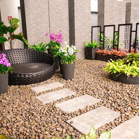 Beachfront Executive Studio Mae Phim Rayong Exterior foto